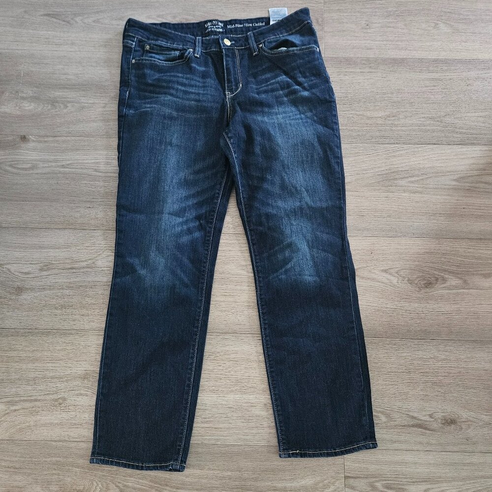 Signature Levis Size 10